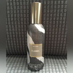 White Barn Bath and Body Works FLANNEL Concentrated Room Spray